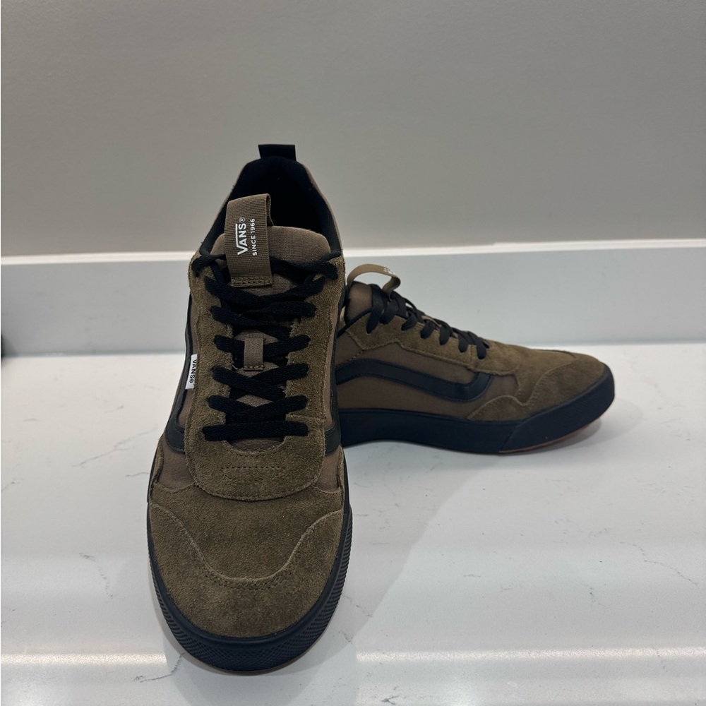 Vans Mid Brown Sneakers Sporty Cushioned Design.